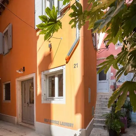 Noemi's شقة روفينج