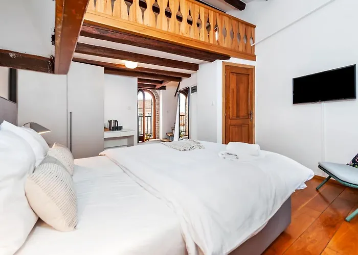 Noemi's Ρόβινι